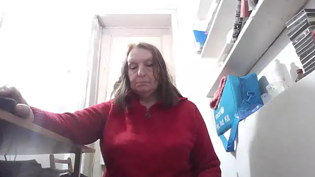 AnnaLive570: διαδικτυακό σόου στην κάμερα