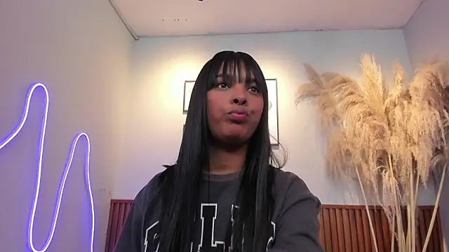 MIAROGGERSS' Live XXX Chat