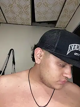 XXX chat uživo modela boy_jasson