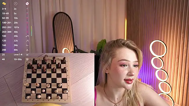 LauraWifeness Chat XXX in diretta