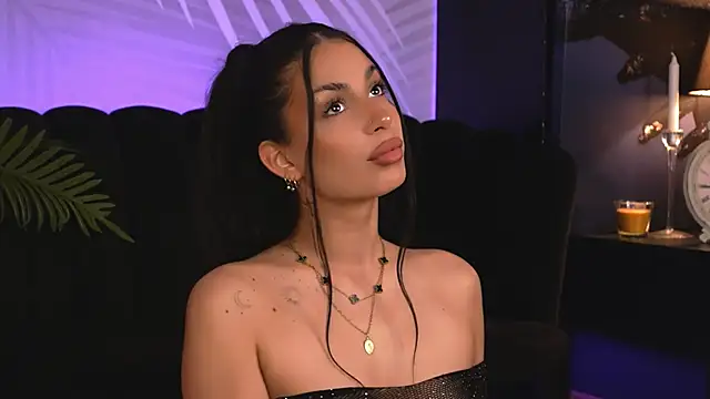 EvaRhea Chat XXX in diretta