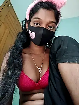 Urmi-2 Chat XXX live