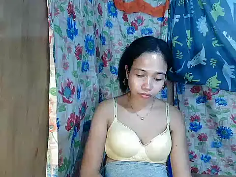PinaySkinnyGirl Chat XXX live