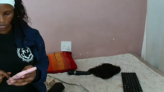 Africandivax Adlı Modelin Canlı XXX Sohbeti