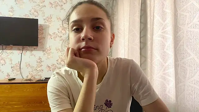 Show modela PagedLard na web-kameri