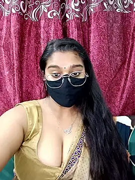 Jasmine_jaaan: διαδικτυακό σόου στην κάμερα