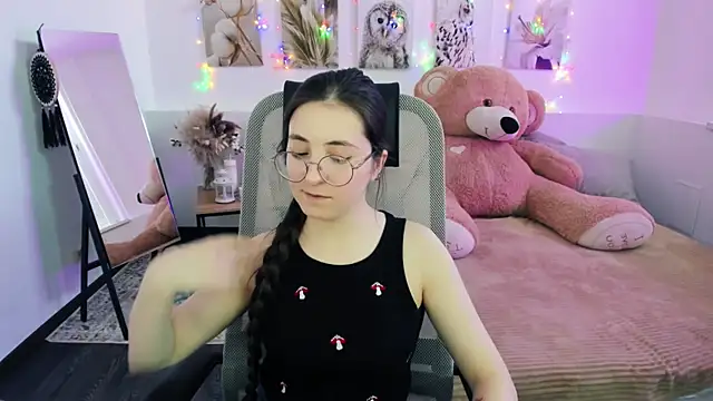 VirtuallVoyant live XXX chat