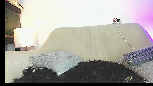 drakomilck1 Live XXX Chat