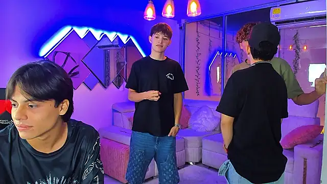 Houseofwarrios live XXX chat