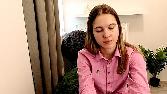 Just_L0VE_me live XXX chat