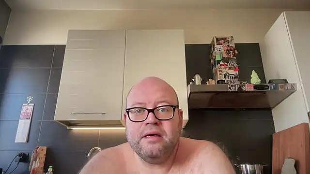theitalianbear's Live XXX Chat