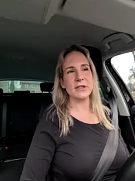 Chat +18 de NaomiAndFriends ao vivo