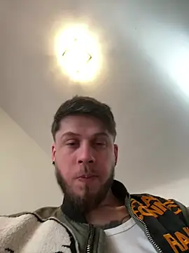 JonahShaw élő XXX-chatje