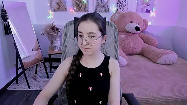 دردشة VirtuallVoyant الجنسية المباشرة