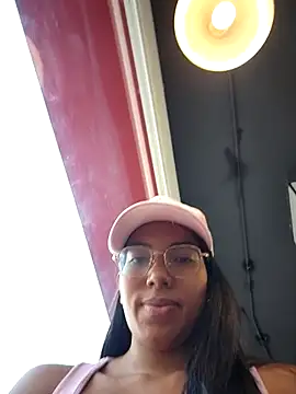 SheenaBrooke Adlı Modelin Canlı XXX Sohbeti