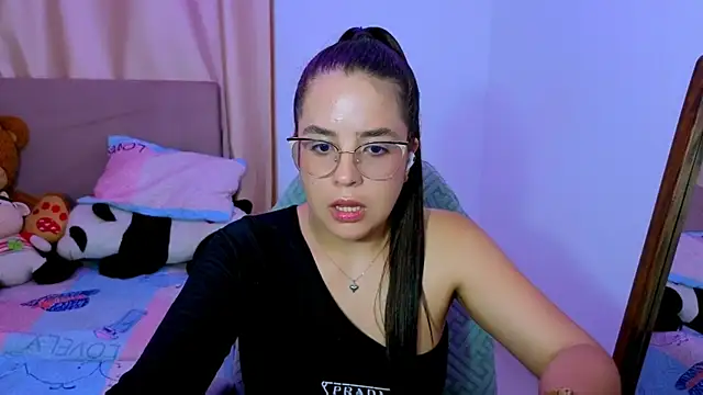 _alicia_z লাইভ XXX চ্যাট