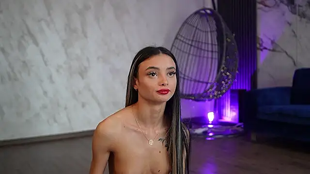 RachelRaveeのウェブカメラショー