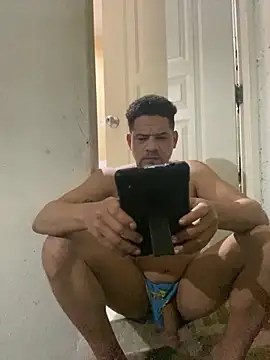 Show modela Dominicanobb na web-kameri