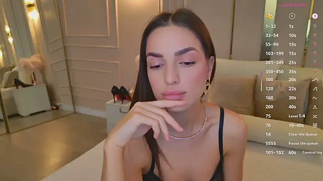 Chat +18 de BellaHalles ao vivo