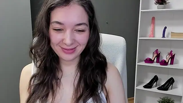 Chat +18 de Meagn_Extasy ao vivo