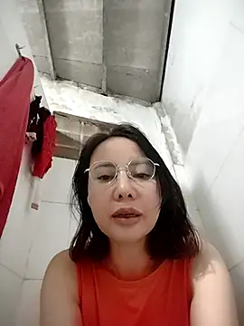 Famrita Adlı Modelin Canlı XXX Sohbeti