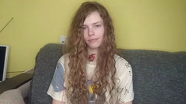 Chat +18 de RayaNenlia ao vivo