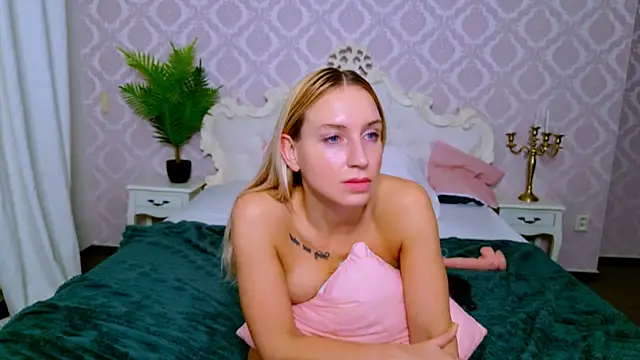 Show modela Kayleen_B na web-kameri