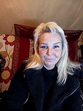 CassandraSandra44: онлайн-секс-чат