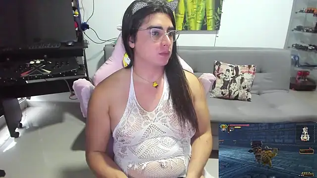 Khalifa_Gold élő XXX-chatje