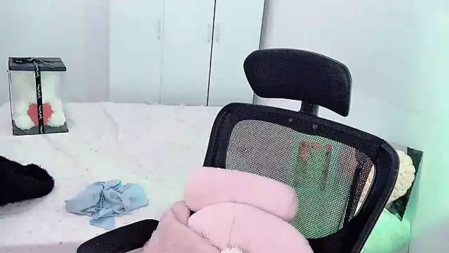 Annnnqi-77のウェブカメラショー