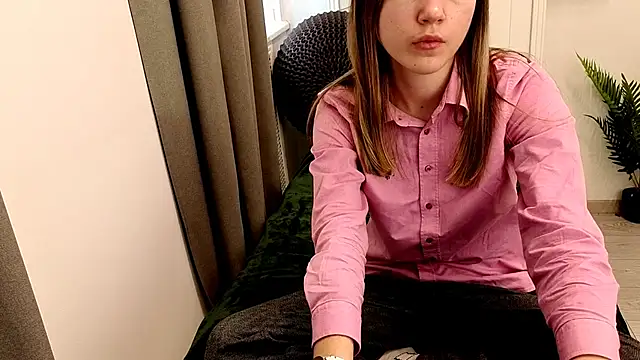 Just_L0VE_me live XXX chat