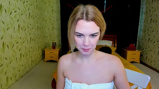 LunaFlinn live XXX chat