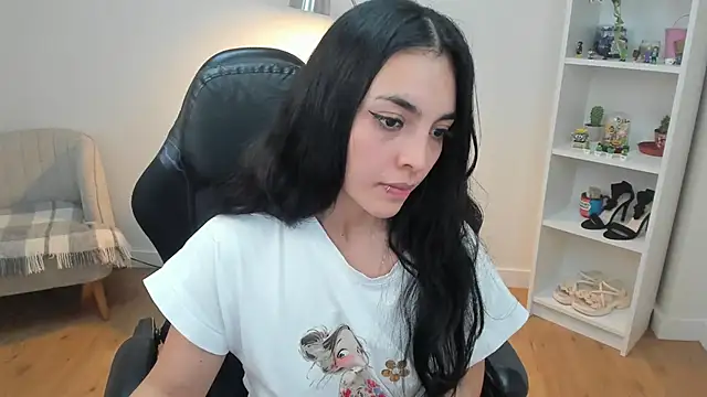 XXX chat uživo modela _BellaEvans_