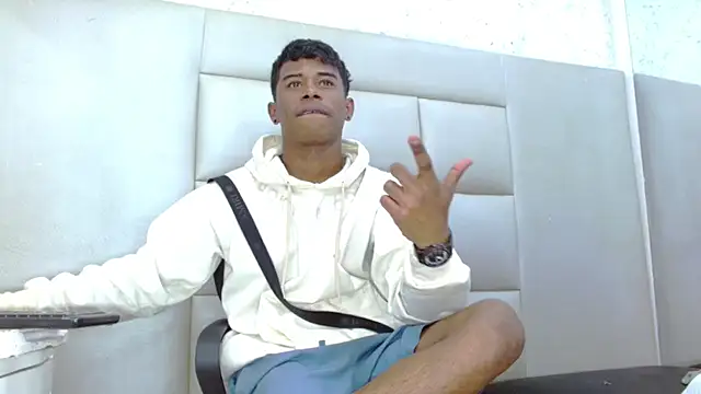 دردشة TonnyMarck الجنسية المباشرة