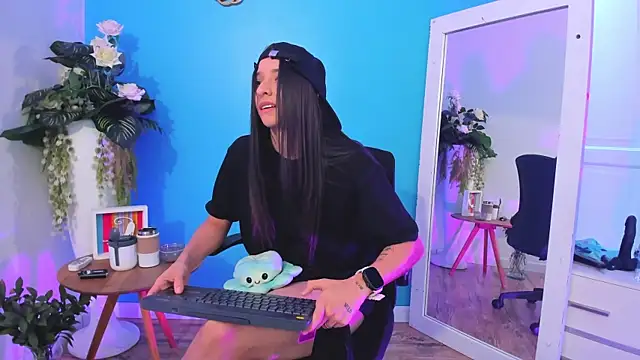 Chat +18 de ViictoriiaSaenz ao vivo