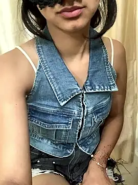 Chat +18 de HEENA-STRIP ao vivo