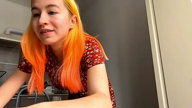 แชท XXX สดของ EmilyHein