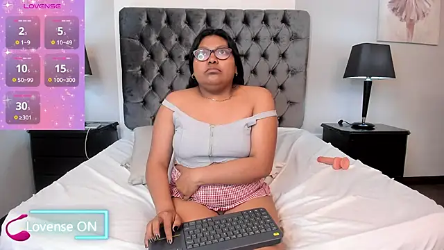 Chat XXX en directo de Kiri_Black_