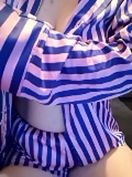 AkuManis webcam show