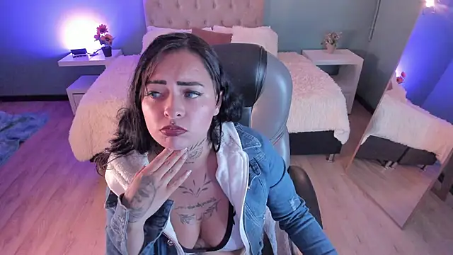 Chloe_Foxx__ élő XXX-chatje