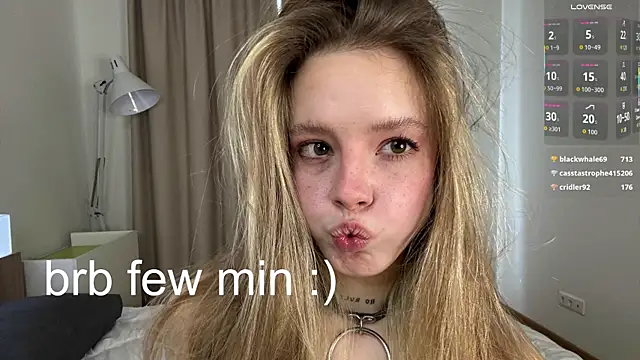 แชท XXX สดของ TiffinyMergist