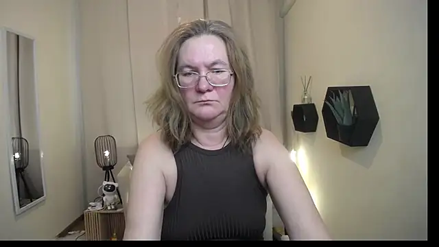 Živý XXX chat HolyMilfa