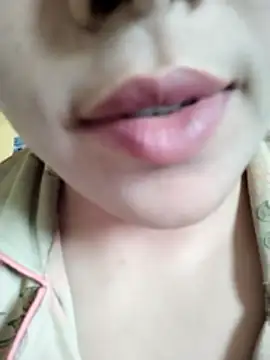 Show modela Anki-doll na web-kameri