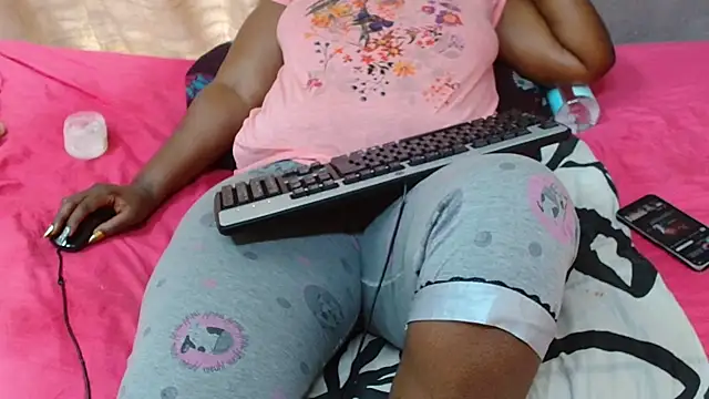 curvydarckcohocolate's Live XXX Chat