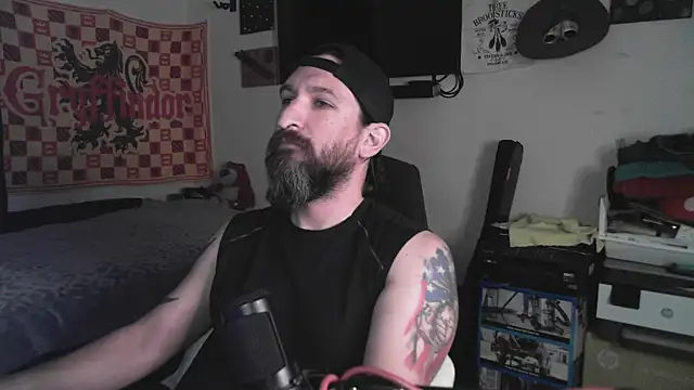 DevilPup75_ Chat XXX in diretta