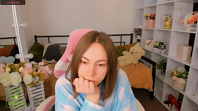 Elma_Lily Chat XXX in diretta