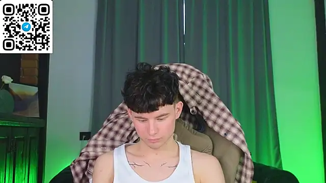 Chat +18 de Cute_Mike ao vivo