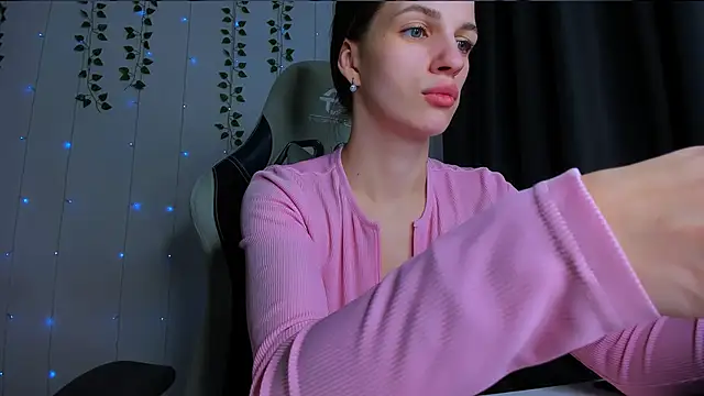 KarlaSim: απευθείας συνομιλία ΧΧΧ