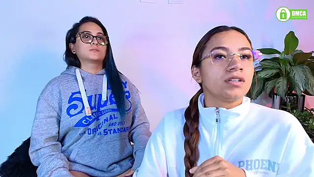 Jules_n_Gia Show Webcam