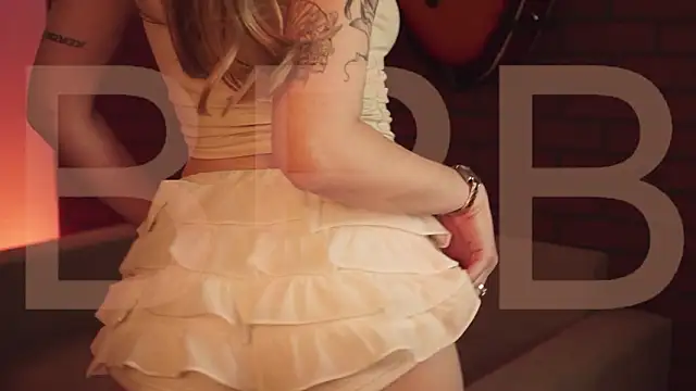 Chat XXX ao vivo de EllieCutes